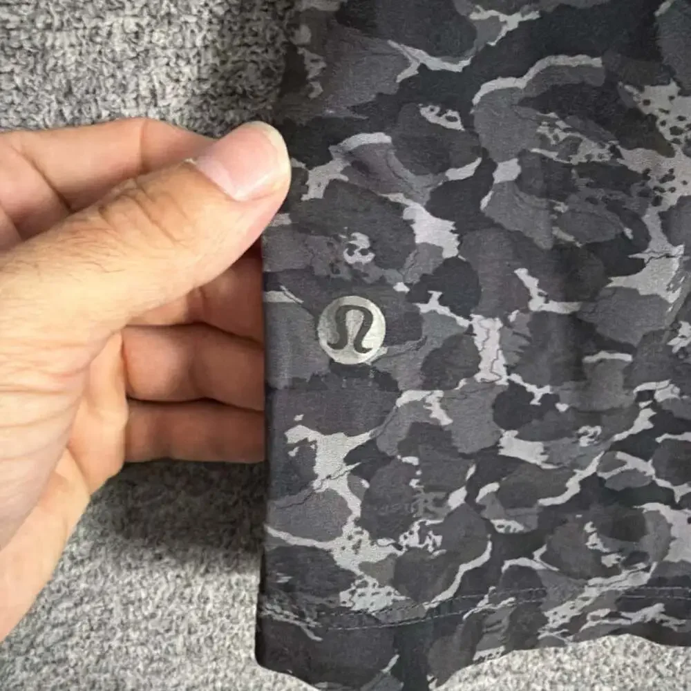 Lululemon Men’s Size Medium Black Camo 7